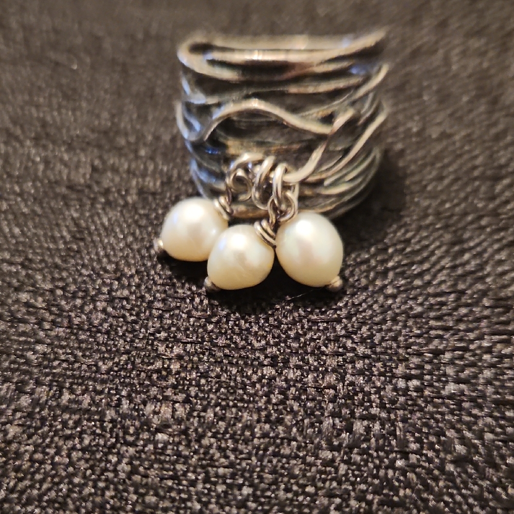Elegant Silver Pearl Ring
